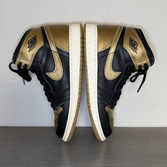 Nike Air Jordan 1 Retro High OG Black Metallic Gold GS 7Y Youth Teens Sneakers main image 7